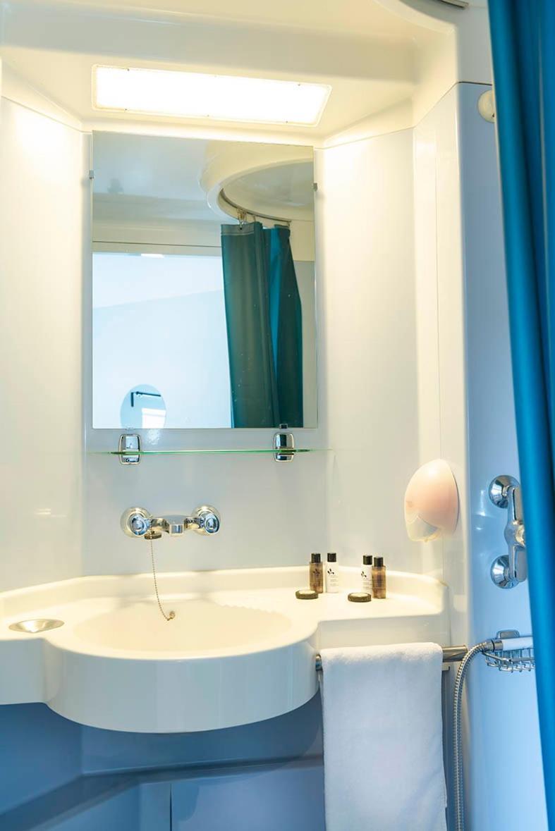 Domaine De Sainte-Croix Hotel ภายนอก รูปภาพ